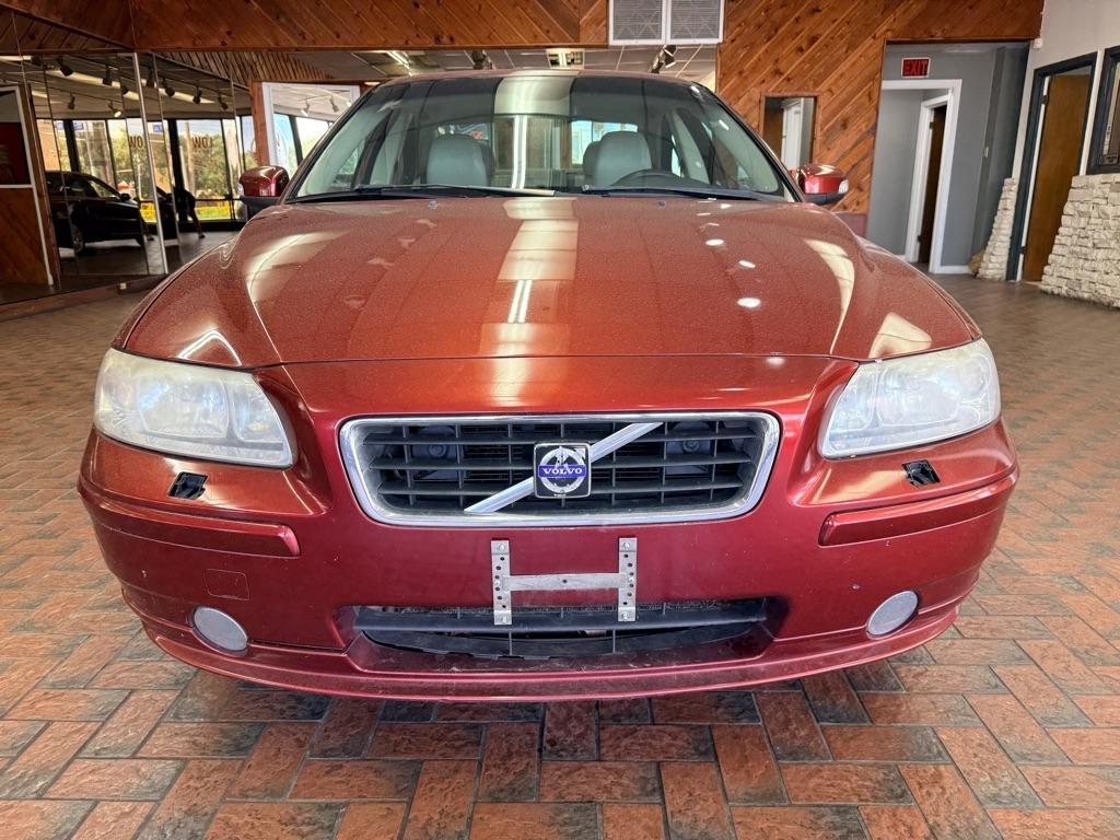 Volvo S60 photo 2