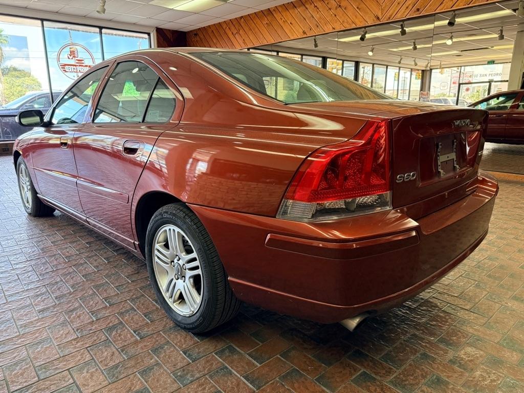 Volvo S60 photo 5