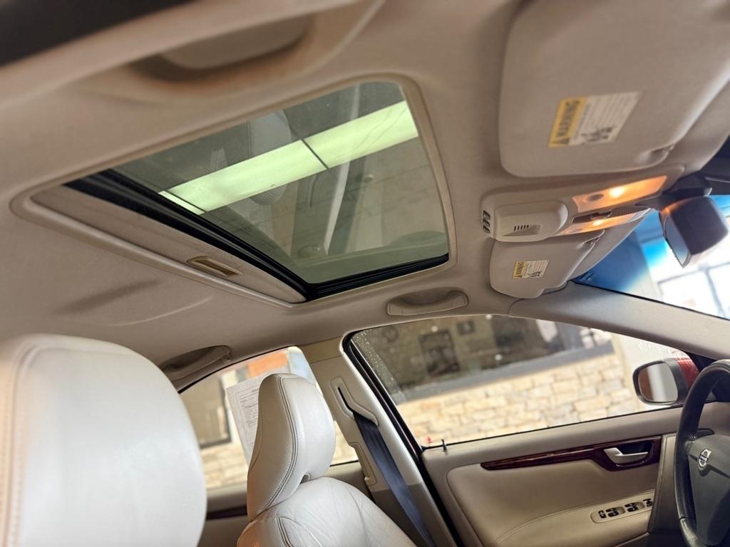 Volvo S60 photo 16