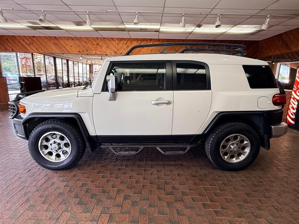 Toyota FJ Cruiser  2012