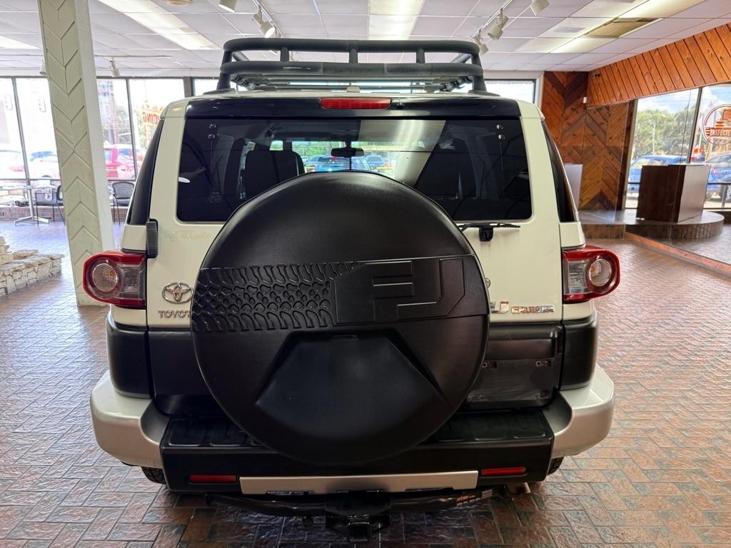Toyota FJ Cruiser  2012