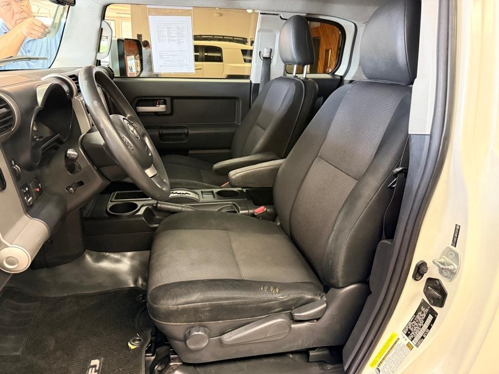 Toyota FJ Cruiser  2012