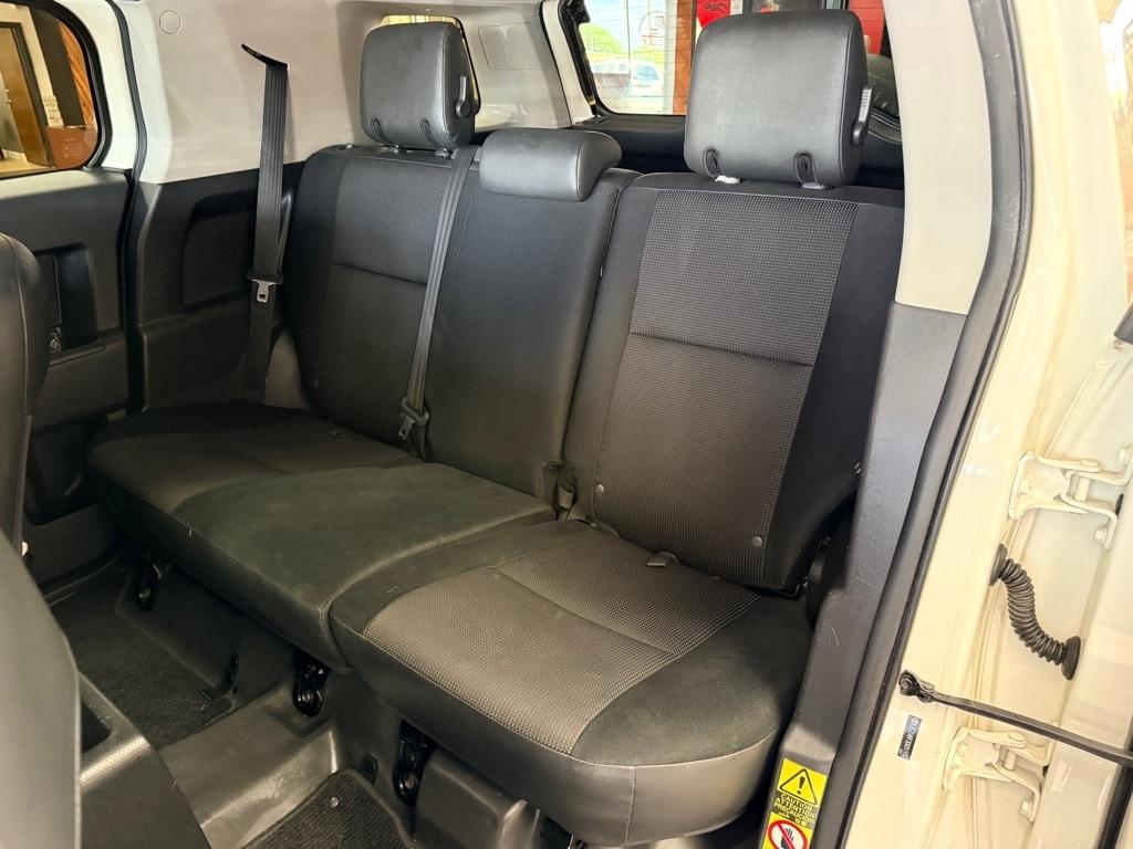 Toyota FJ Cruiser  2012