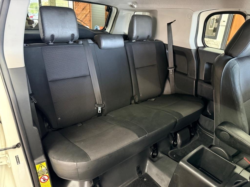 Toyota FJ Cruiser  2012