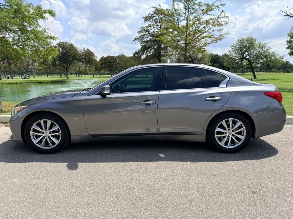 Infiniti Q50 photo 4