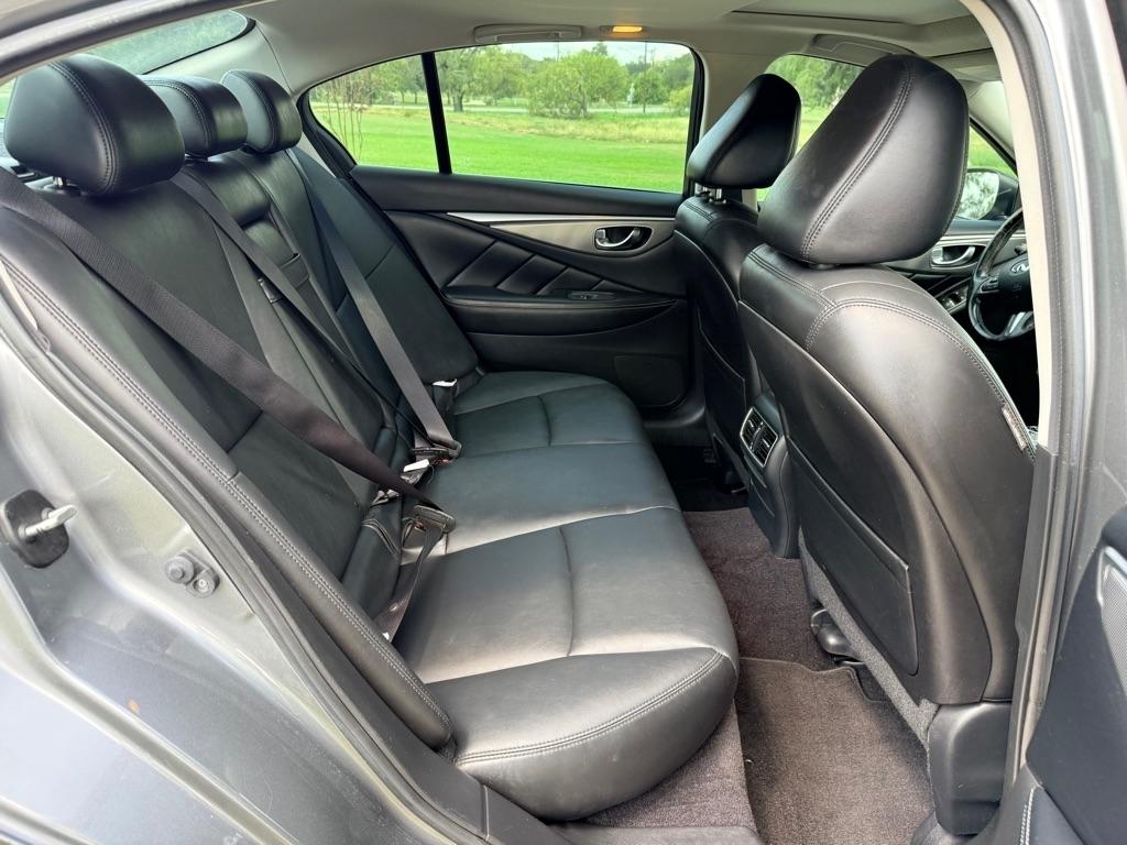 Infiniti Q50 photo 11