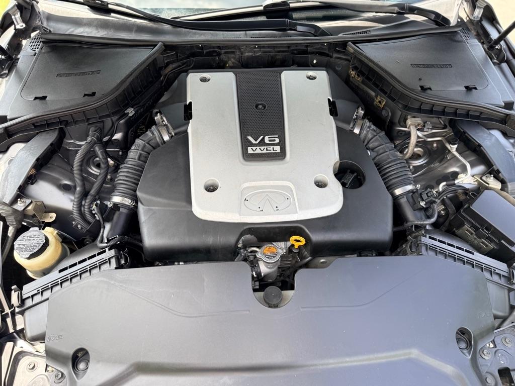 Infiniti Q50 photo 22