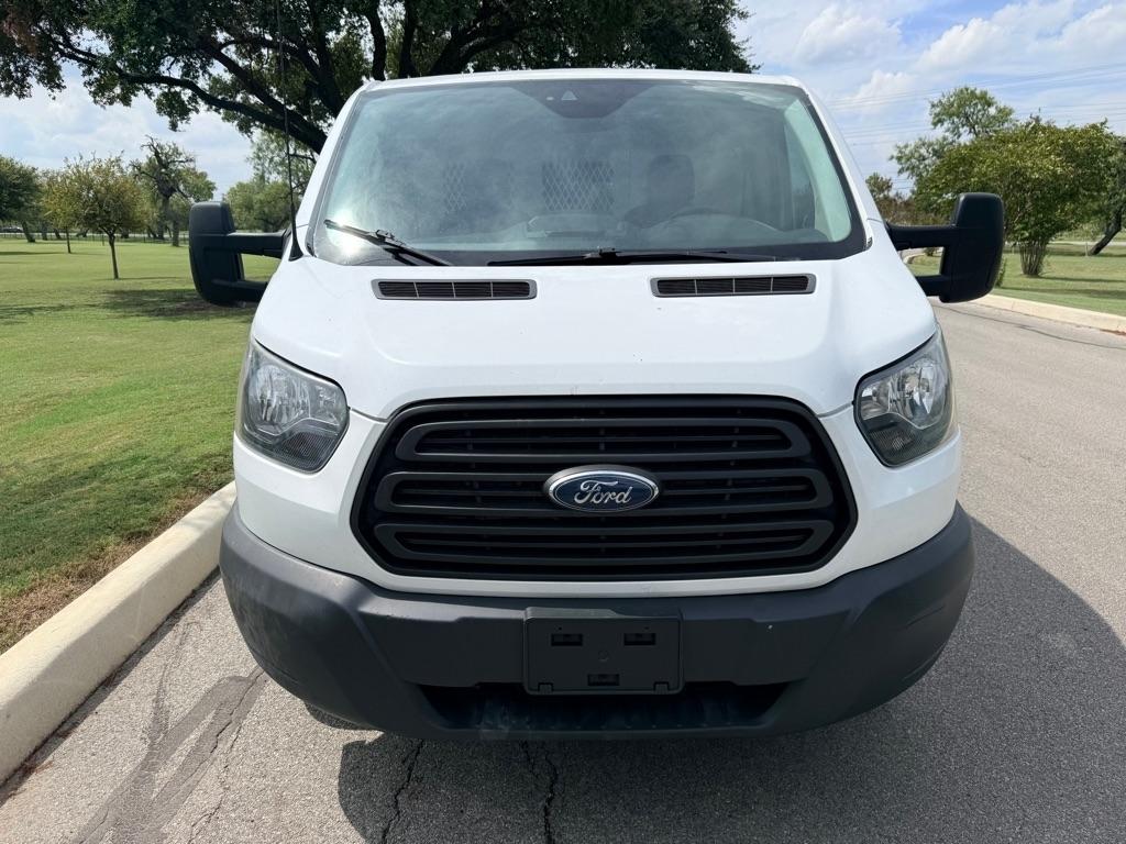 Ford Transit photo 2