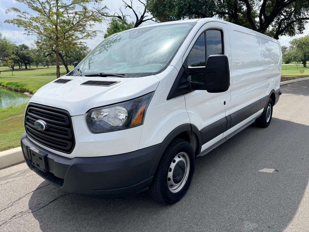 Ford Transit photo 3