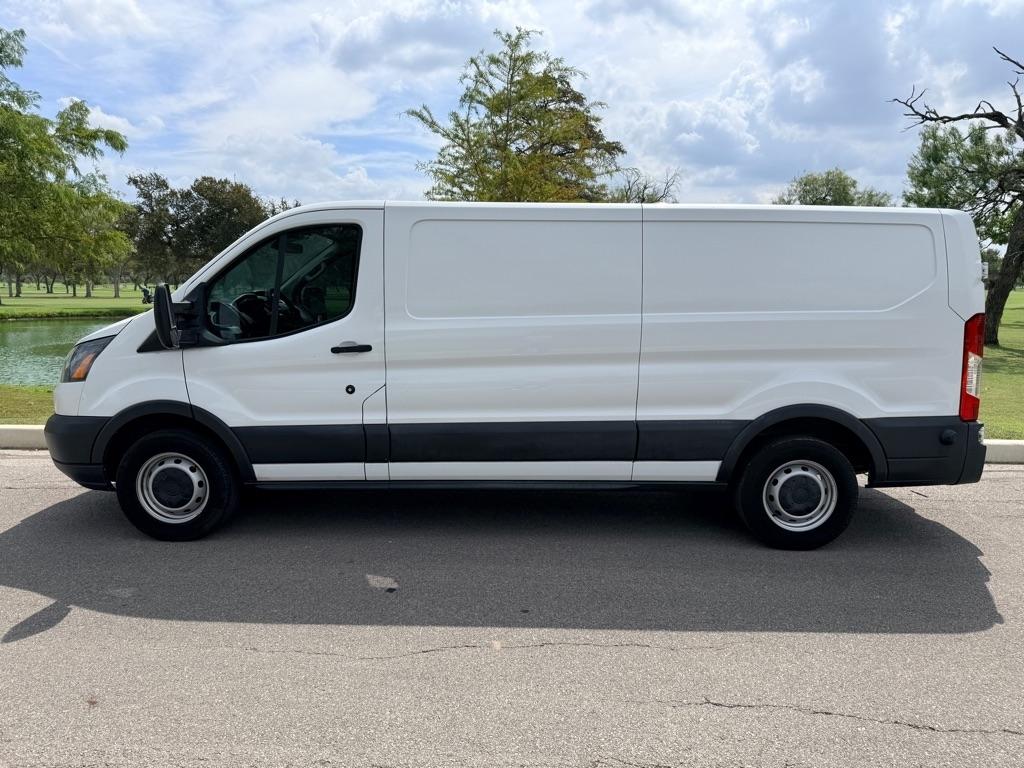 Ford Transit photo 4