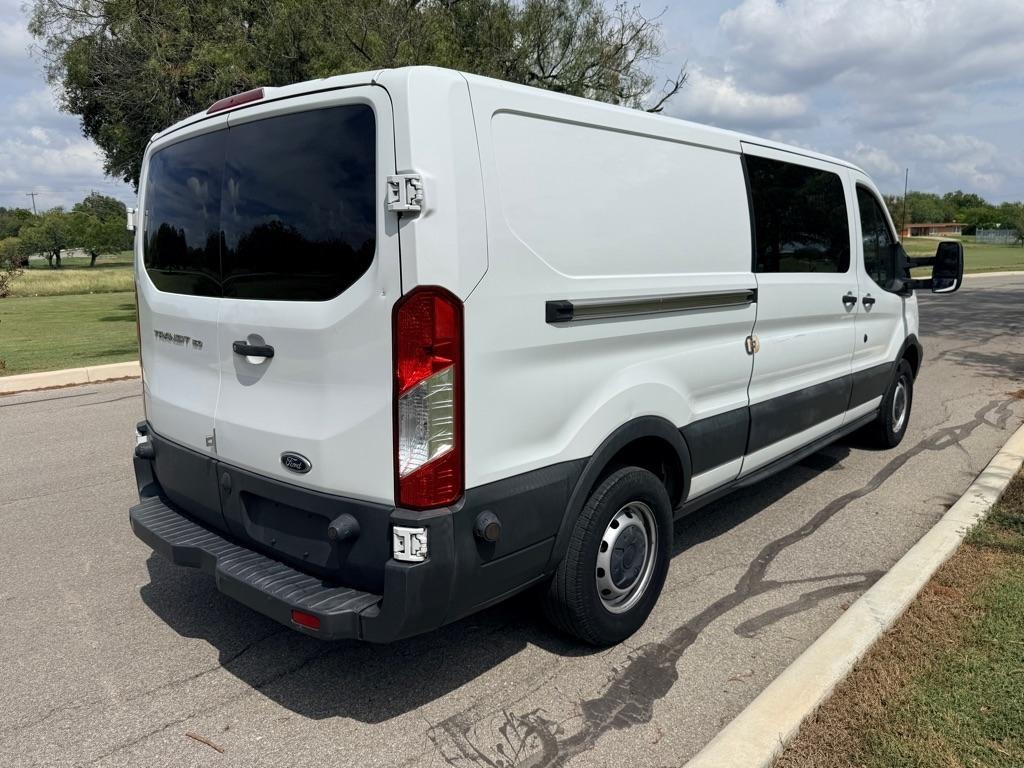 Ford Transit photo 7