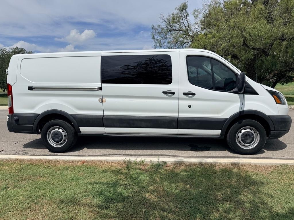 Ford Transit photo 8