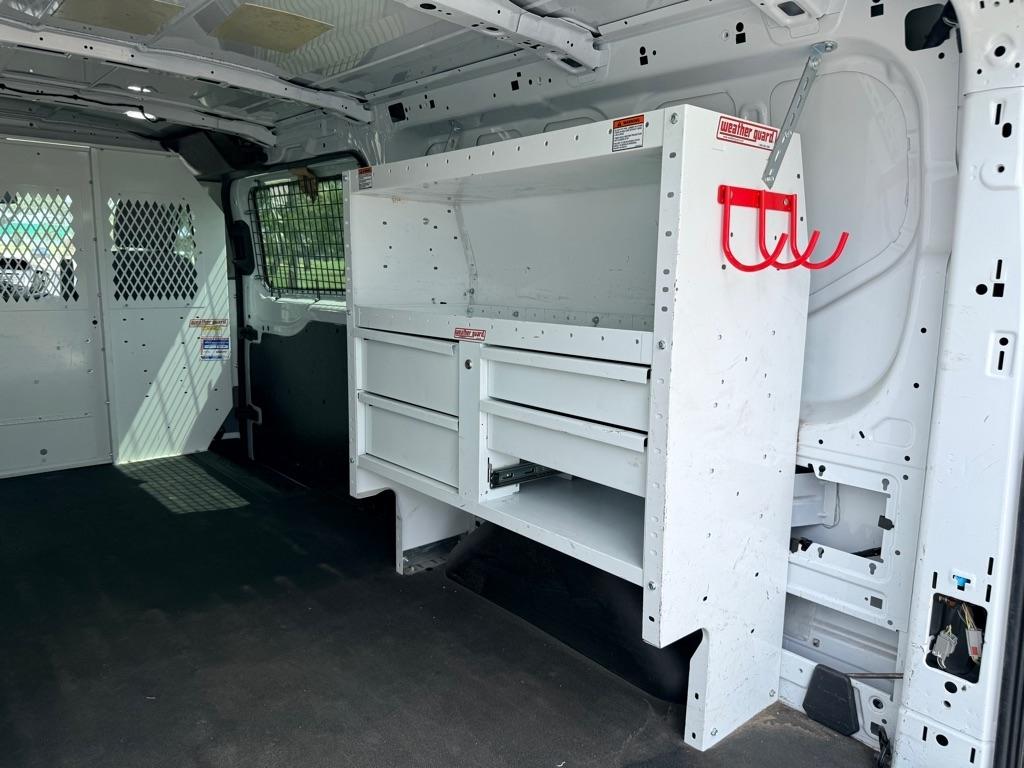 Ford Transit photo 10