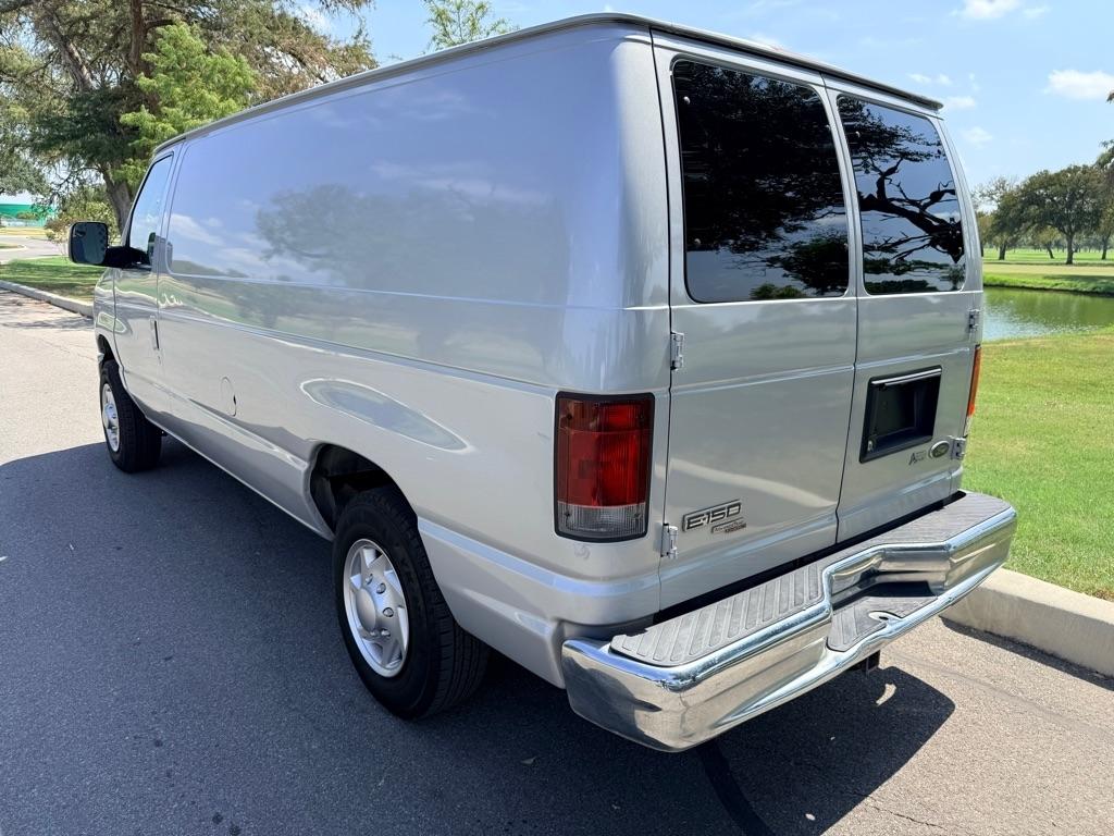 Ford Econoline photo 5