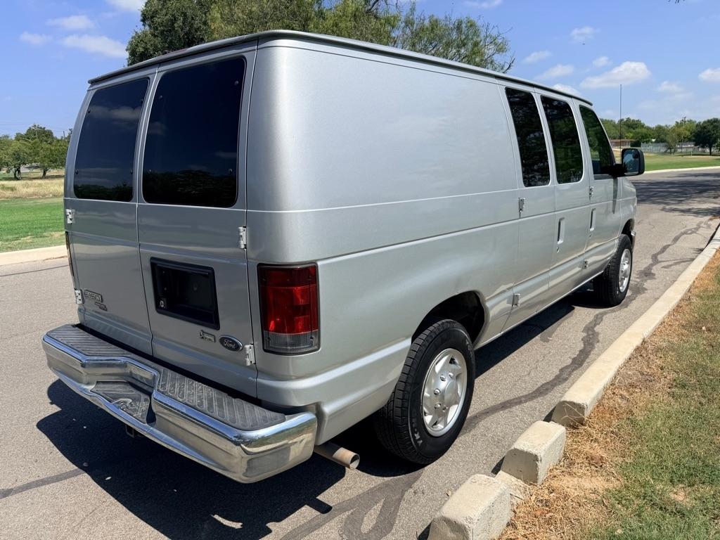 Ford Econoline photo 7