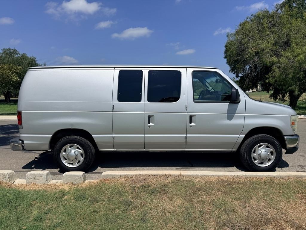 Ford Econoline photo 8