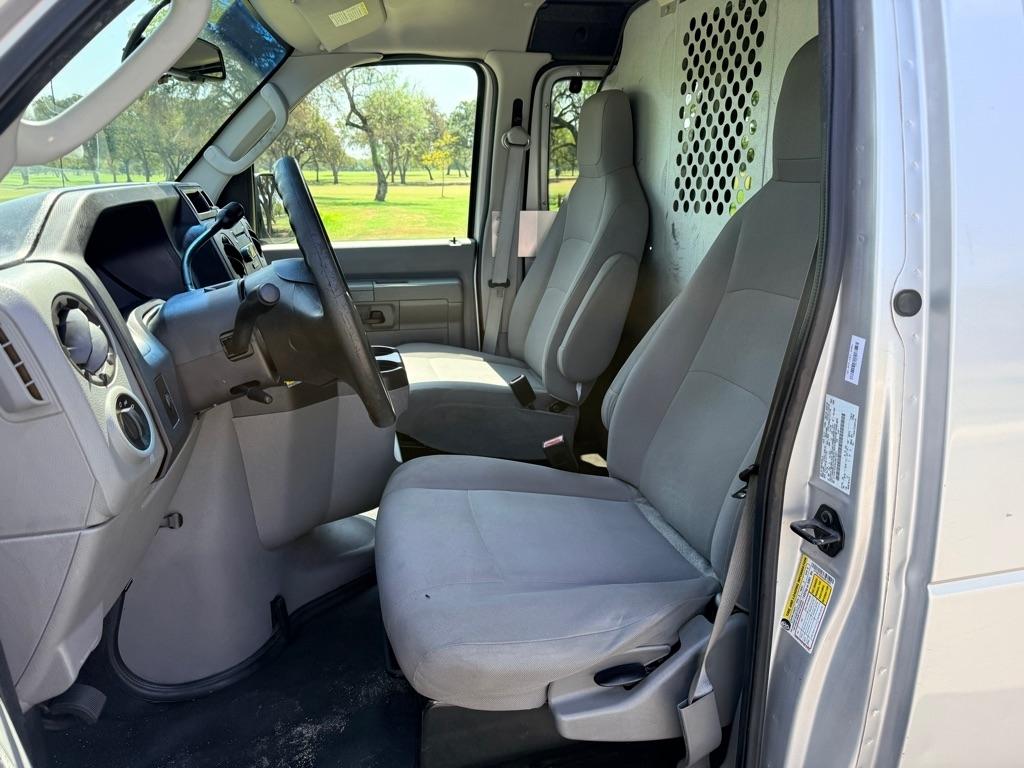 Ford Econoline photo 9