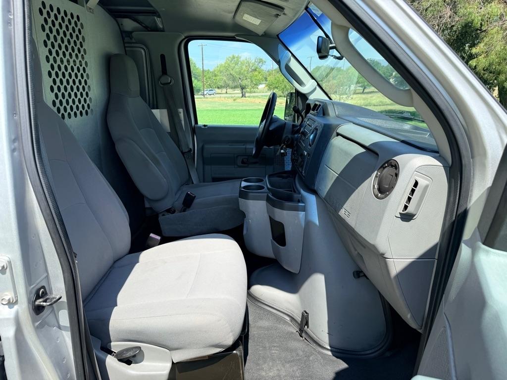 Ford Econoline photo 15