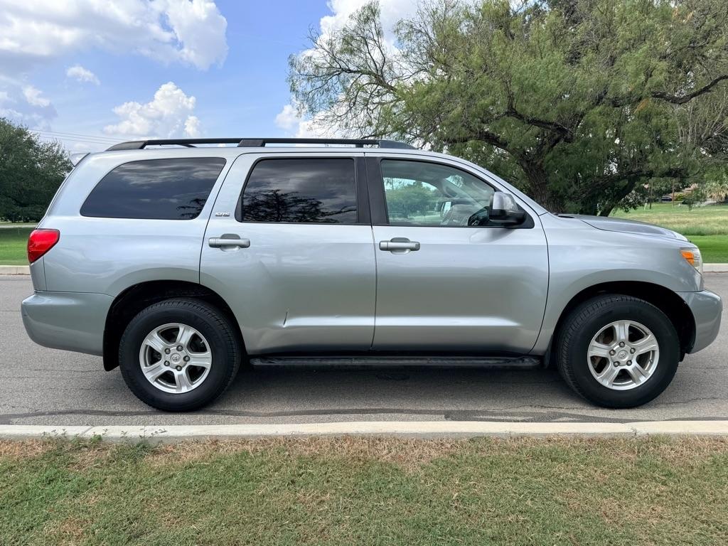 Toyota Sequoia photo 4