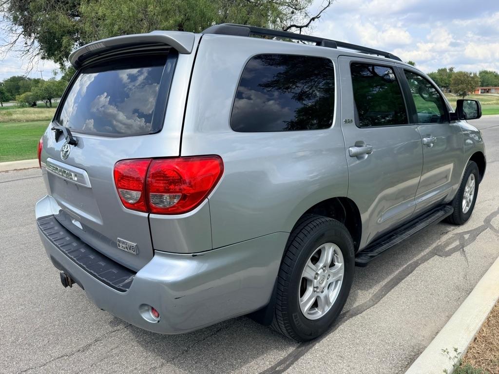Toyota Sequoia photo 5