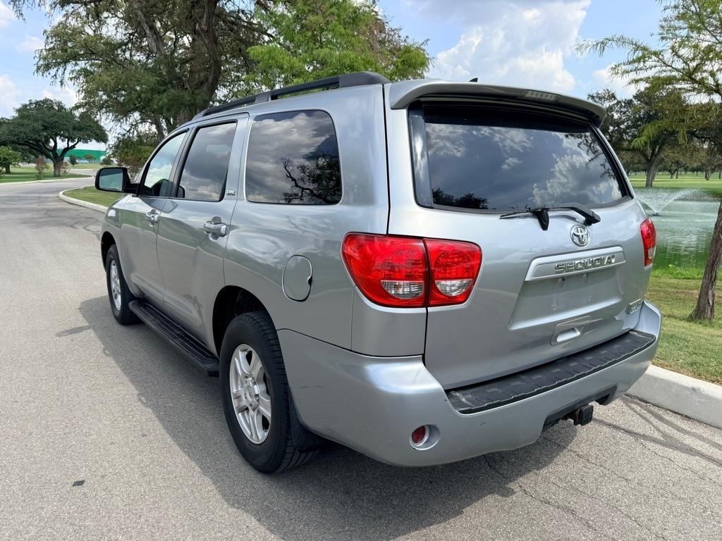 Toyota Sequoia photo 7