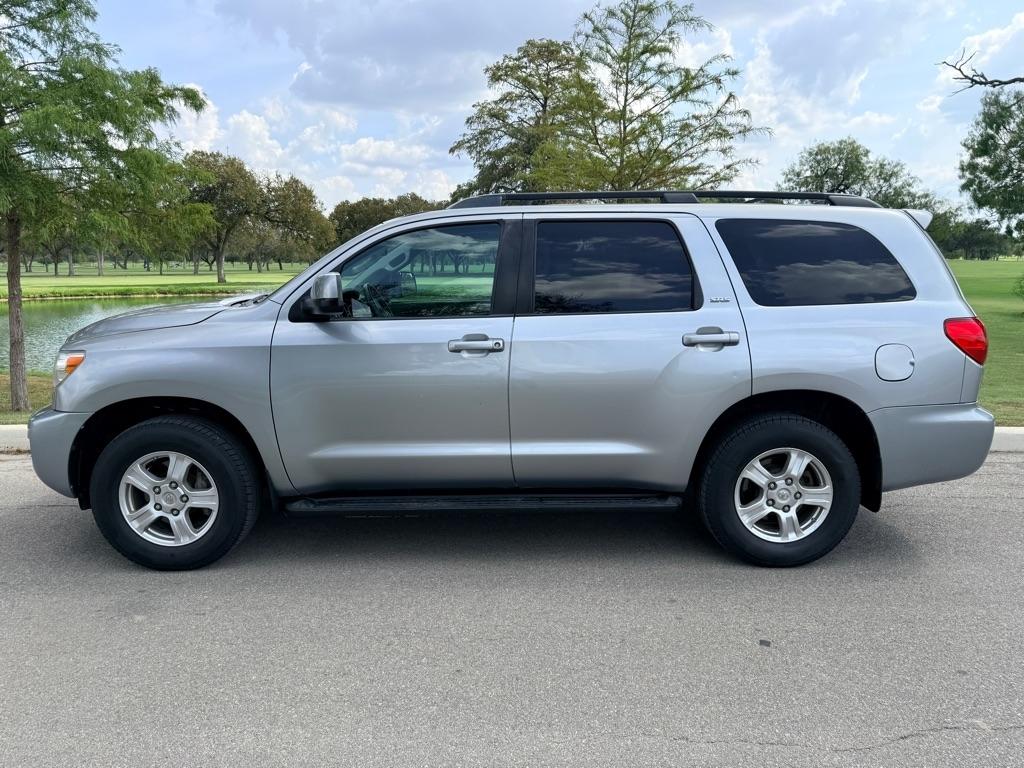 Toyota Sequoia photo 8