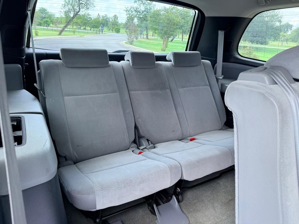 Toyota Sequoia photo 16