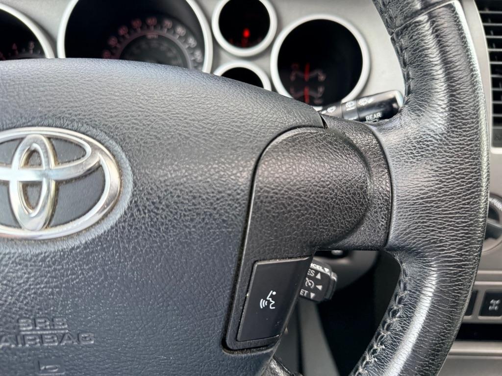 Toyota Sequoia photo 21