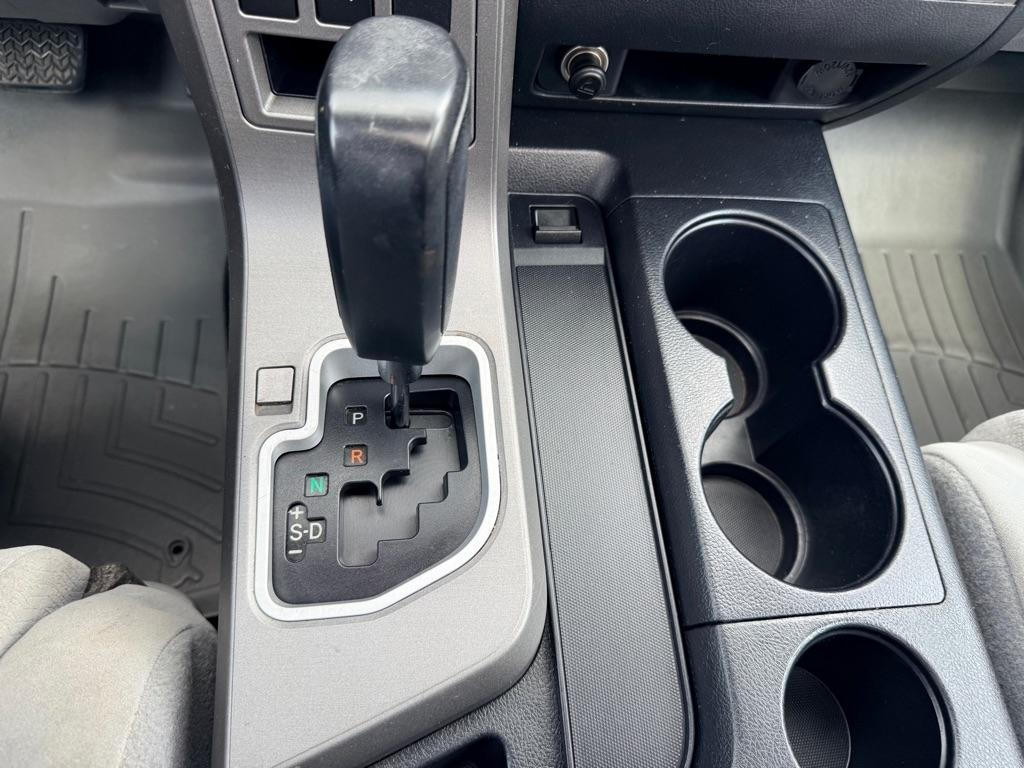 Toyota Sequoia photo 22