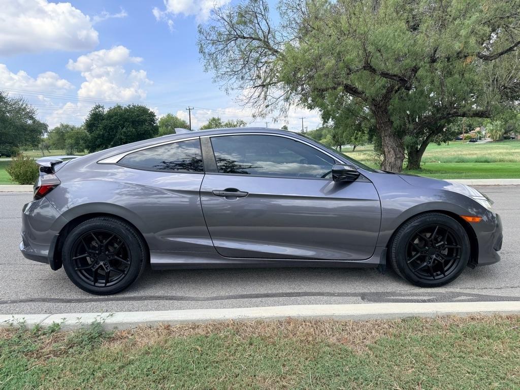 Honda Civic photo 8