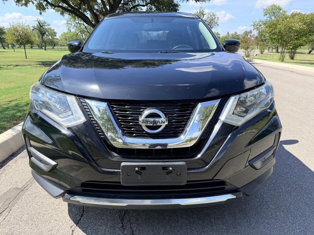 Nissan Rogue photo 2