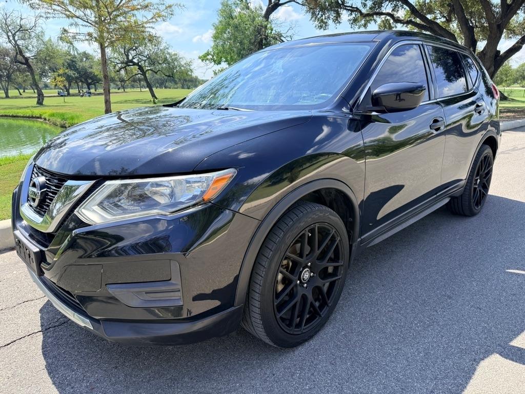 Nissan Rogue photo 3