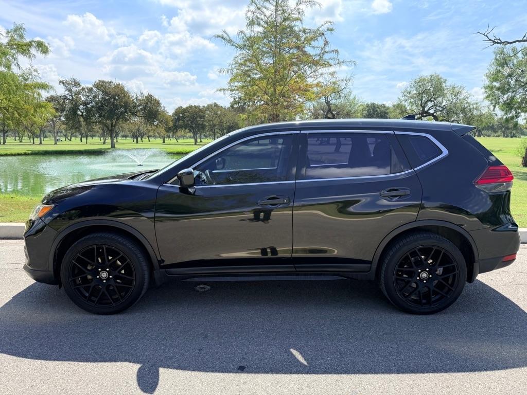 Nissan Rogue photo 4