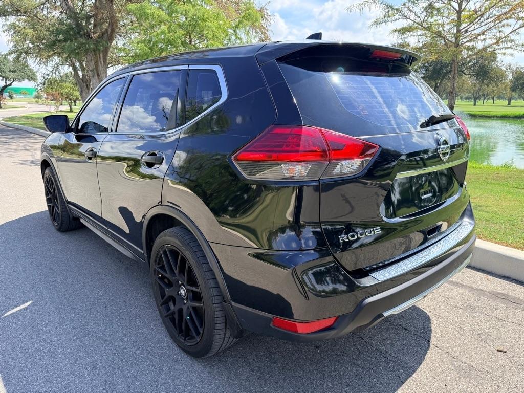 Nissan Rogue photo 5