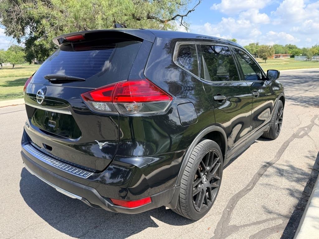 Nissan Rogue photo 7