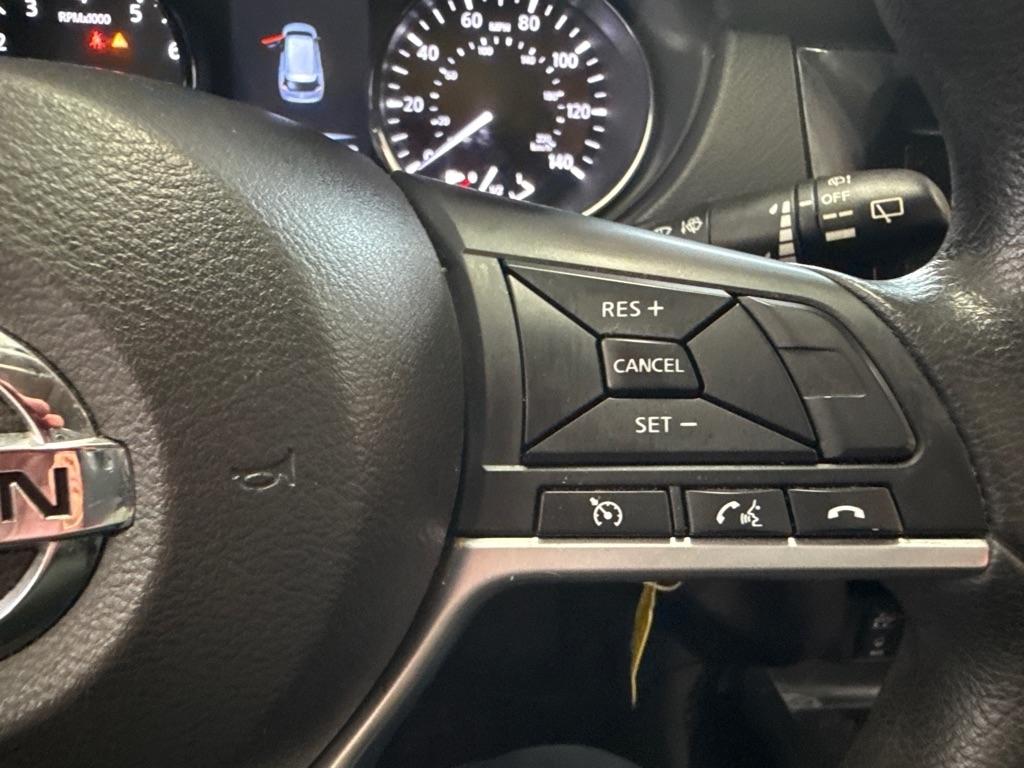 Nissan Rogue photo 16