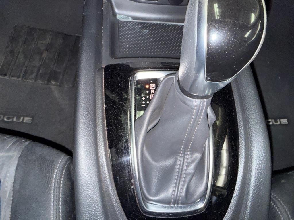 Nissan Rogue photo 17