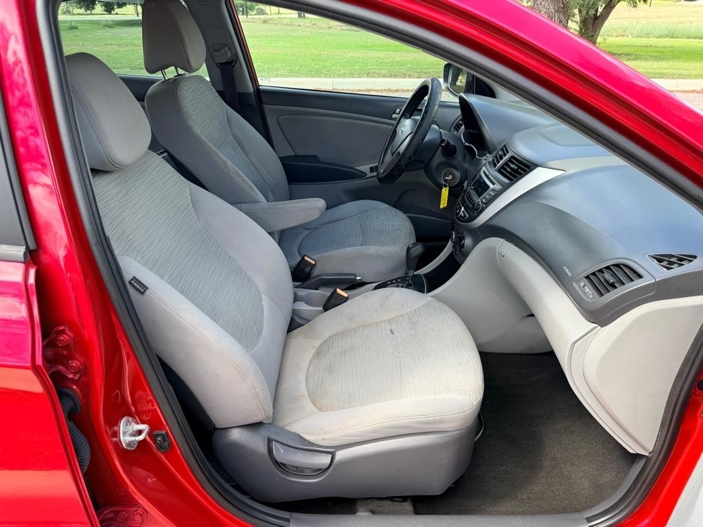 Hyundai Accent SE 2016