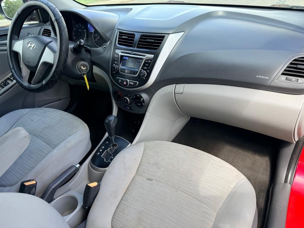 Hyundai Accent SE 2016