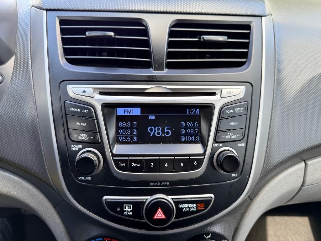 Hyundai Accent SE 2016