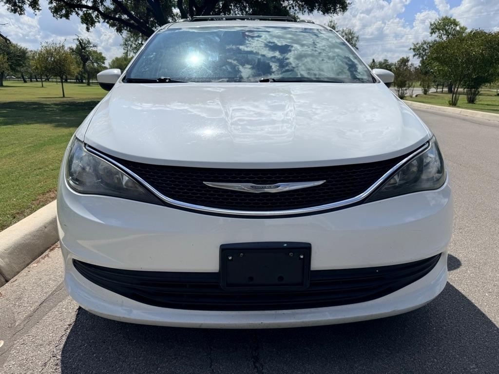 Chrysler Pacifica LX 2017
