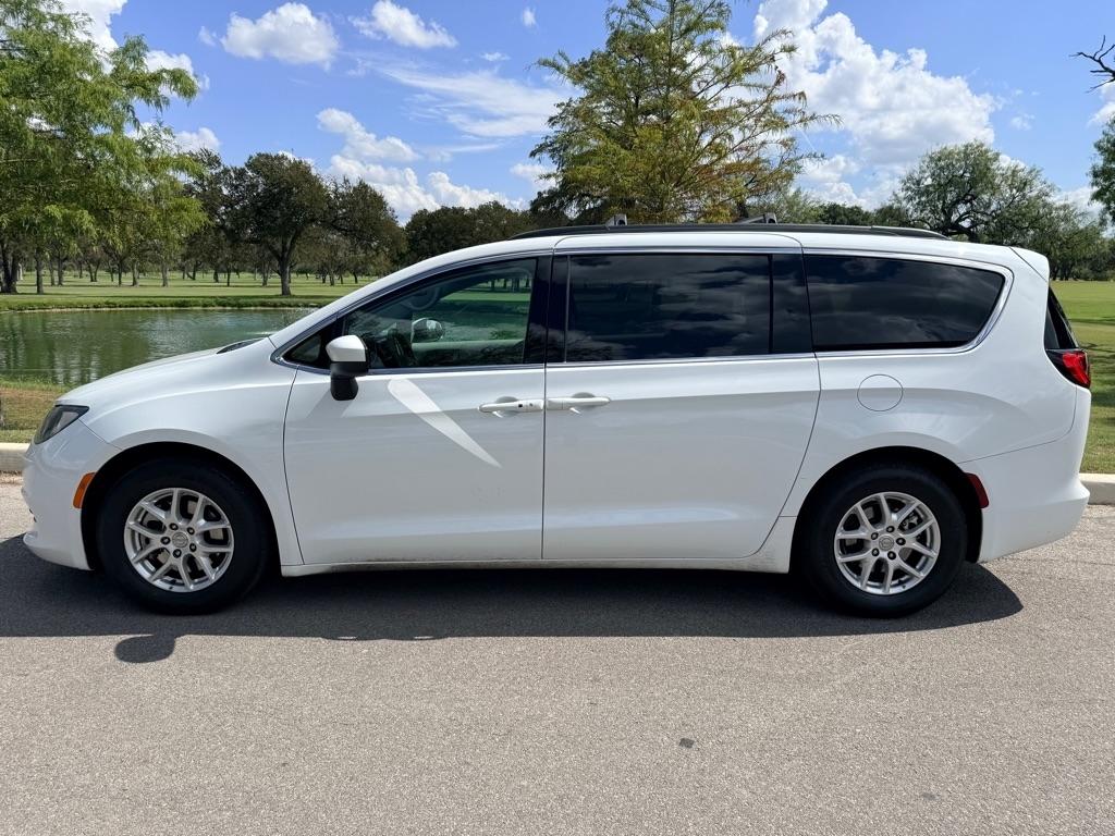 Chrysler Pacifica LX 2017