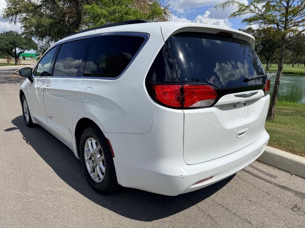 Chrysler Pacifica LX 2017