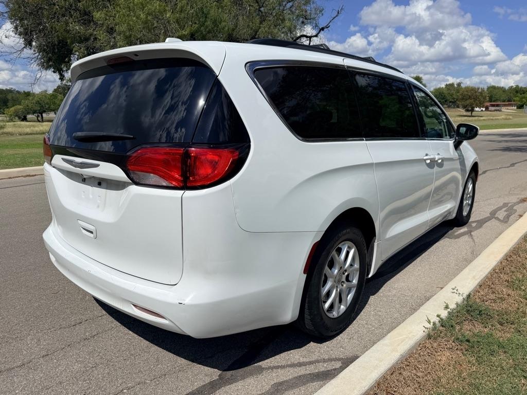Chrysler Pacifica LX 2017