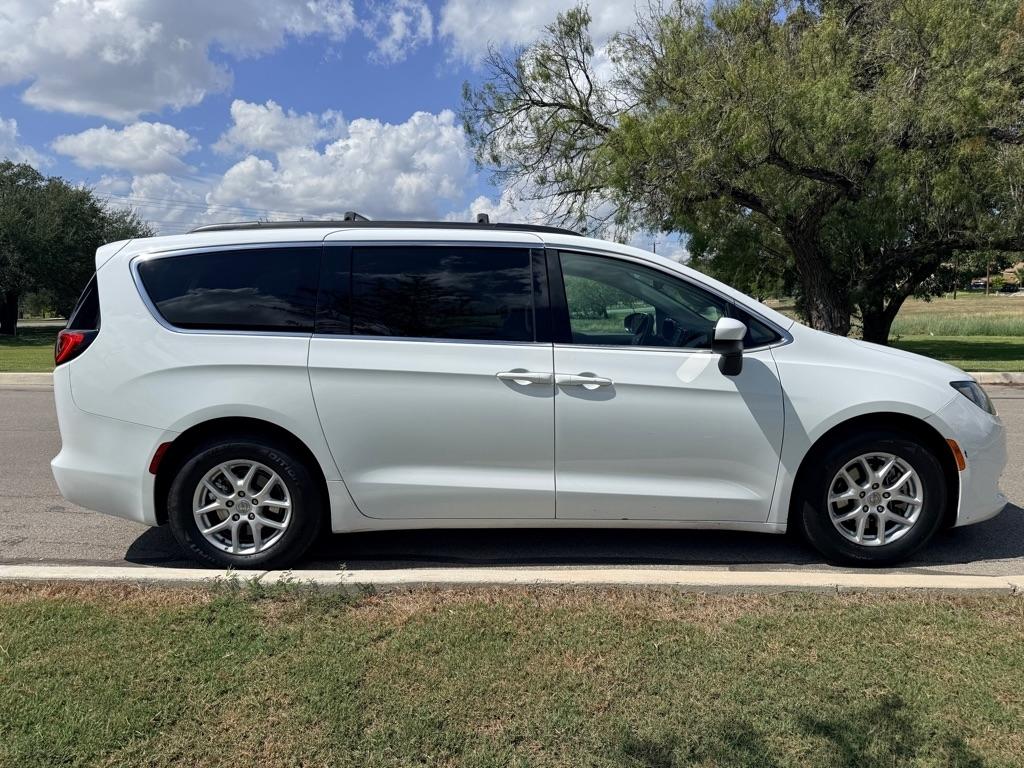 Chrysler Pacifica LX 2017