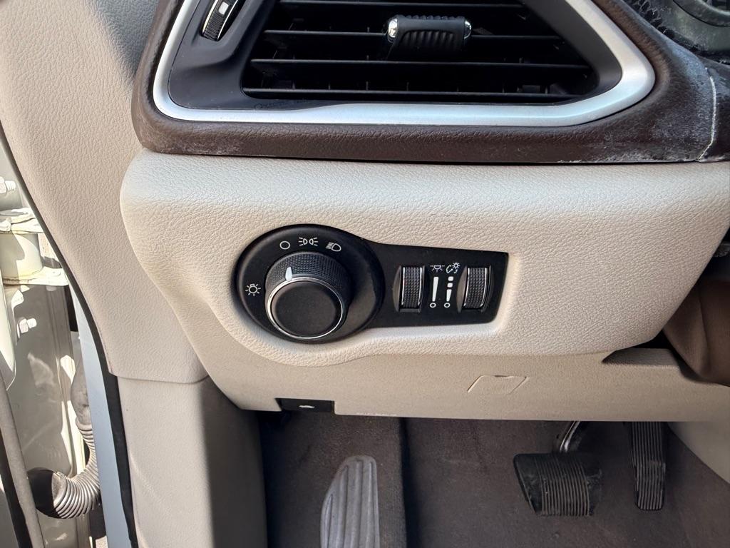 Chrysler Pacifica LX 2017
