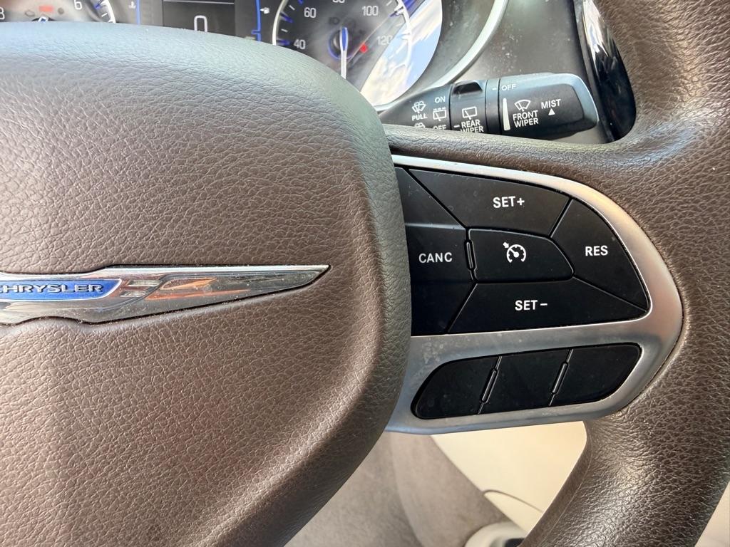 Chrysler Pacifica LX 2017