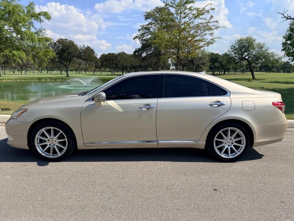 Lexus ES 350  2011