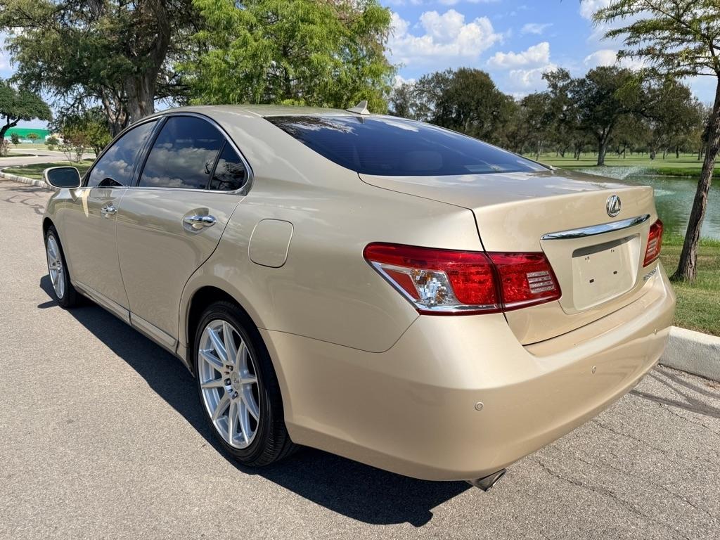 Lexus ES 350  2011