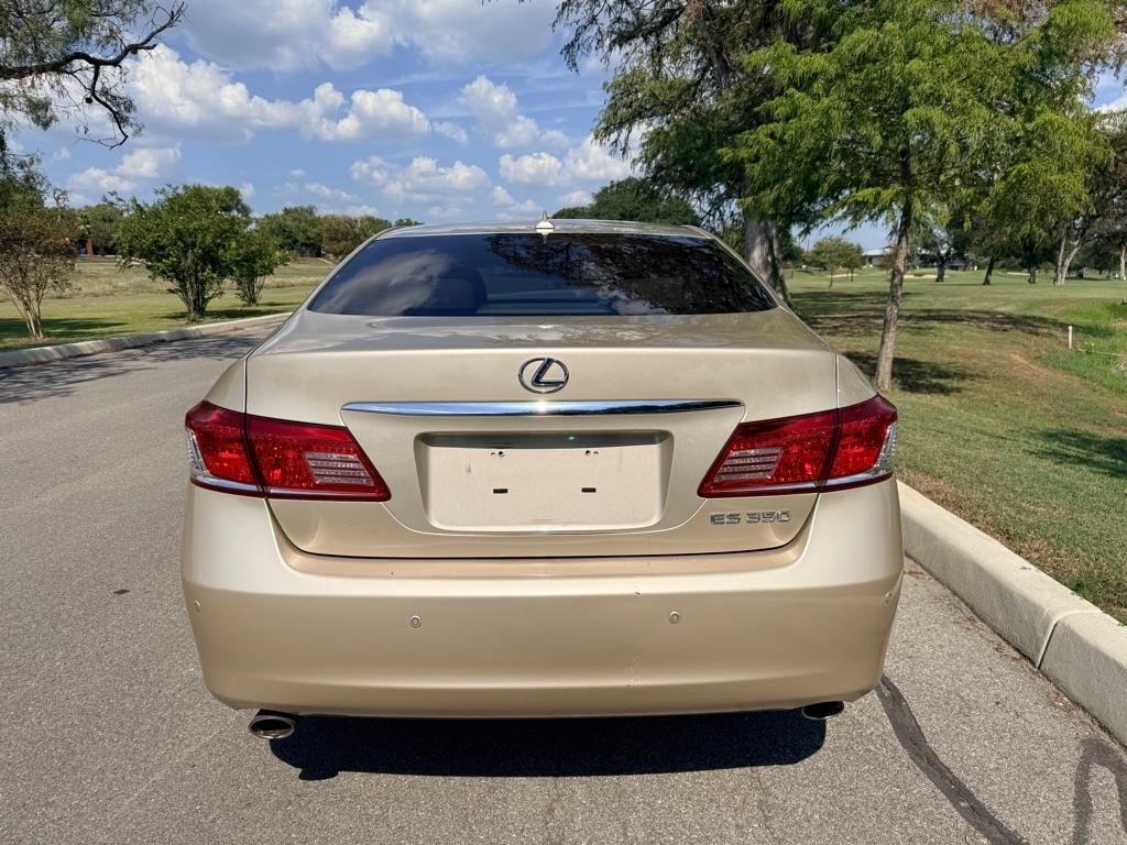 Lexus ES 350  2011
